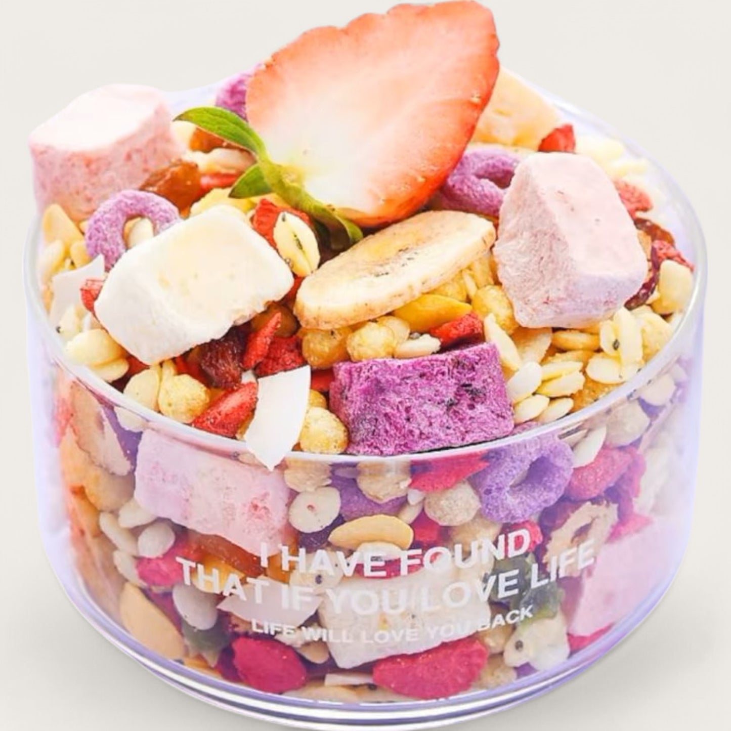 Knuspriges Premium-Müsli mit Gefriergetrockneten Früchten & Joghurtwürfeln - Kemberly® GmbH