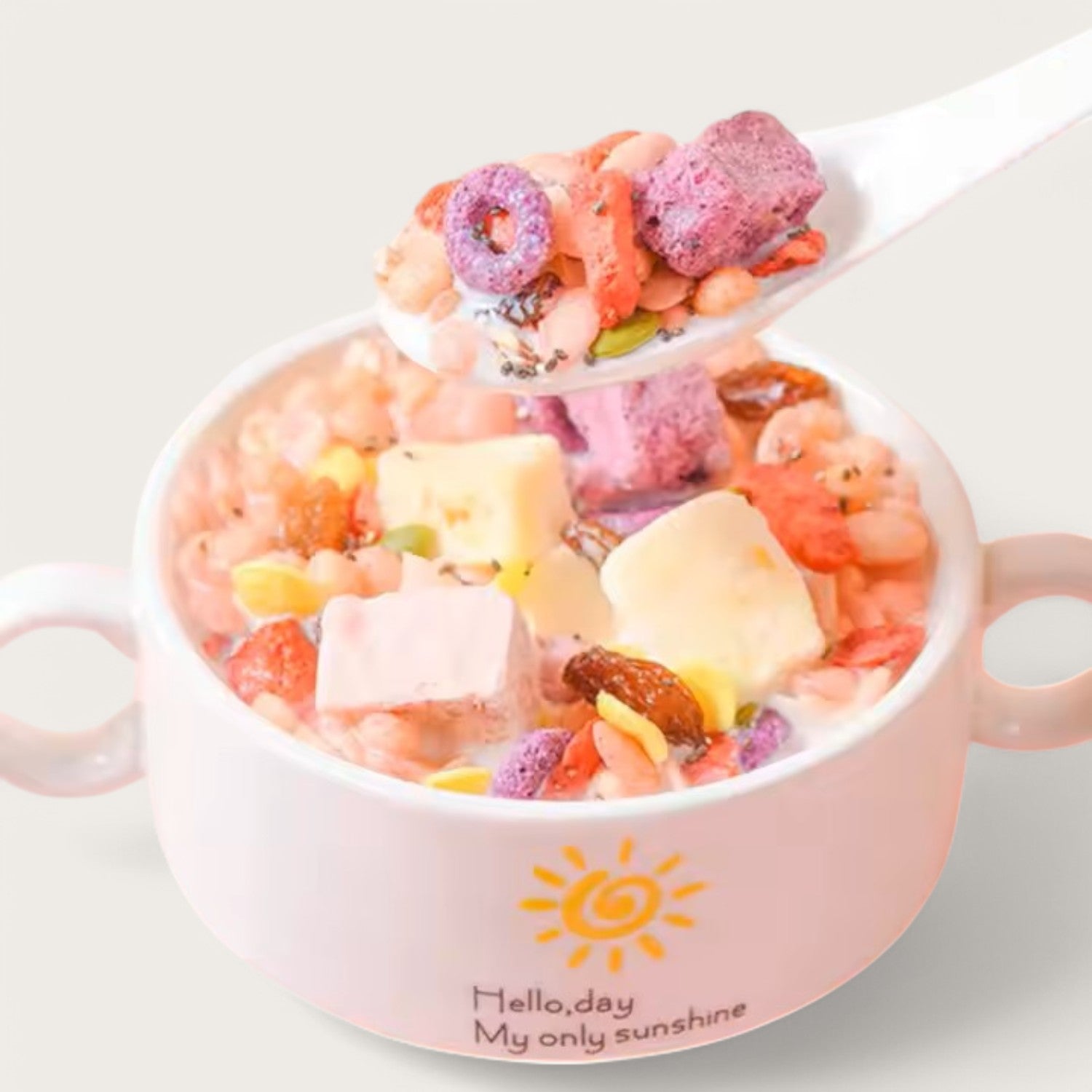 Knuspriges Premium-Müsli mit Gefriergetrockneten Früchten & Joghurtwürfeln - Kemberly® GmbH