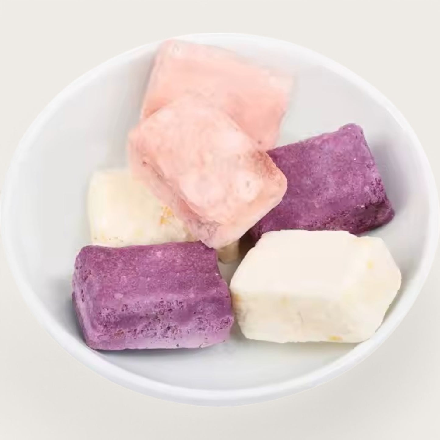 Große fruchtige Joghurt-Würfel – Mehr Genuss, mehr Knusper! - Kemberly® GmbH