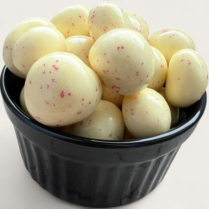 Gefriergetrocknete Himbeeren in weißer Schokolade – 100 g - Kemberly® GmbH