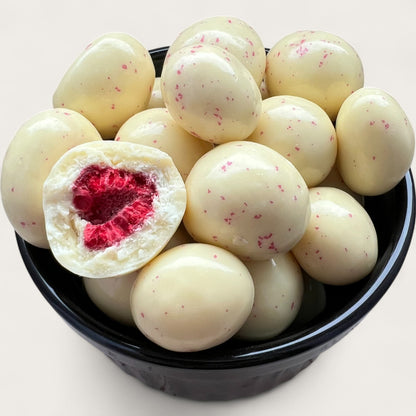Gefriergetrocknete Himbeeren in weißer Schokolade – 100 g - Kemberly® GmbH