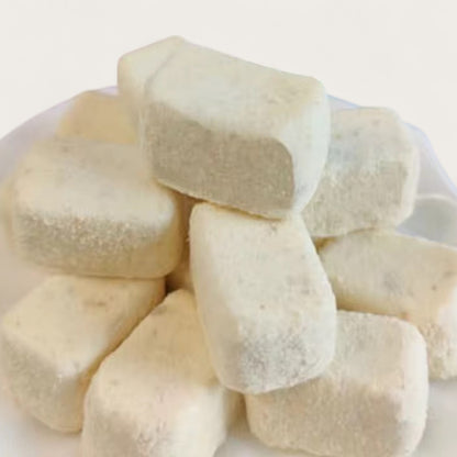 Gefriergetrocknete Käsewürfel mit Nüssen – Knuspriger Snack mit Biss 100g - Kemberly® GmbH