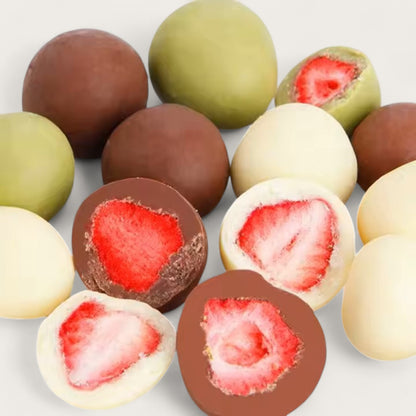 Gefriergetrocknete Erdbeeren mit weißer,- Zartbitterschokolade und Matcha - Kemberly® GmbH