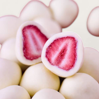 Gefriergetrocknete Erdbeeren mit weißer,- Zartbitterschokolade und Matcha - Kemberly® GmbH